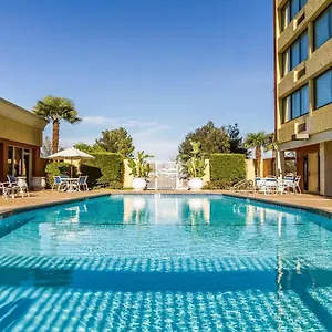 https://clarion-hotel.bestsacramentohotels.com